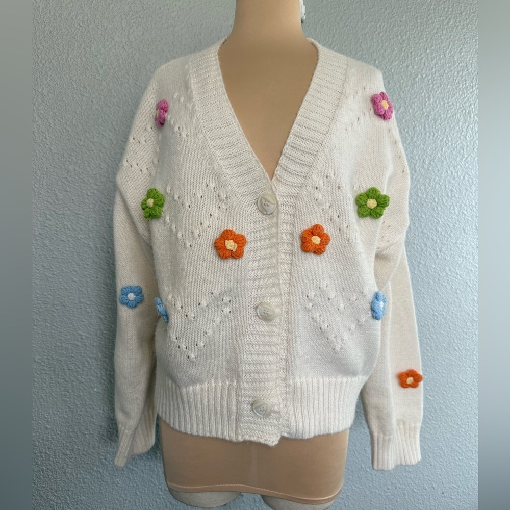 Coco & Shay 3D Puffy Flower Cardigan Size Large